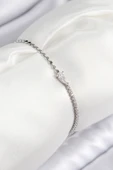 Pirinç Zirkon Taşlı Damla Model Ezme Zincir Gümüş Renk Kadın Bileklik - TJ-BB7590 - 1