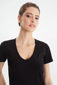 ERDEM İÇ GİYİM Erdem Siyah Derin V-yaka Tişört 2059 thumbnail 1