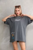 Unisex Bisiklet Yaka Baskılı Oversize T-Shirt - Gri thumbnail 4