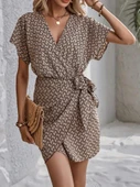 Kadın Kısa Yarasa Kollu önden Kruvaze Yaka Detaylı önden Bağlamalı Desenli Süprem Elbise thumbnail 1