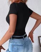 Kadın Kısa Kollu Yuvarlak Yakalı Düğme Detay Kaşkorse Bluz thumbnail 6