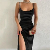 Kadın Askılı Degaje Yakalı Yırtmaçlı Kadife Midi Elbise thumbnail 2