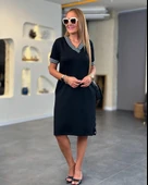 Kadın Kısa Kollu V Yakalı Yanlardan Yırtmaç Ve Düğmeli Viskon Iki Iplik Elbise thumbnail 3