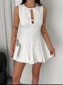 Göğüs Bağlamalı Kolsuz Mini Boy Elbise - Beyaz thumbnail 1