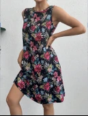 Kadın Renkli çiçek Baskılı Süprem Elbise thumbnail 1