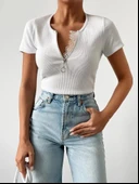 Kadın Beyaz Yaka Dantel Ve Fermuarlı Kaşkorse Bluz thumbnail 3