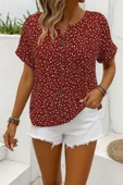Kadın Kısa Kollu çentikli V Yaka Ve Düğme Detaylı çiçek Desenli Süprem Bluz thumbnail 2