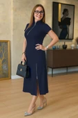 Kadın Kısa Kollu Yakadan Ve Etekten Fermuarlı Midi Viskon Iki Iplik Elbise thumbnail 2