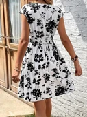 Kadın Kısa Kollu Kruvaze Yakalı çiçekli Desenli Süprem Elbise thumbnail 5