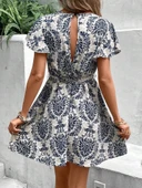 Kadın Kısa Kollu V Yakalı Beli Kuşaklı Desenli Sofya Elbise thumbnail 3