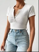 Kadın Beyaz Yaka Dantel Ve Fermuarlı Kaşkorse Bluz thumbnail 2