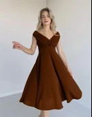 Kadın Kısa Kollu Kruvaze Yaka Eteği Volanlı Krep Elbise thumbnail 1