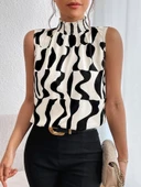 Kadın Kolsuz Balıkçı Yaka Desenli Süprem Bluz thumbnail 1