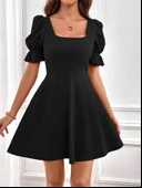 Kadın Kısa Kollu Kare Yakalı Kiloş Ithal Krep Elbise thumbnail 1