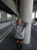 Uzun Kol Kapşonlu Göğüs Baskılı SweatShirt - Gri - 1