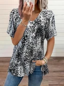 Kadın V Yaka Renkli Leopar Desen Büzgü Detay Süprem Bluz thumbnail 3