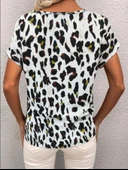 Kadın Kısa Kollu V Yaka Leopar Desen Krep Bluz thumbnail 2