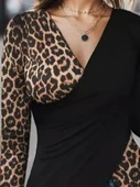 Kadın Uzun Kollu Kruvaze Yakalı Leopar Desen Detaylı Viskon Bluz thumbnail 2