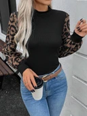 Kadın Uzun Kollu Yarı Balıkçı Yaka Leopar Detaylı Kaşkorse Bluz thumbnail 3