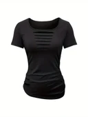 Kadın Kısa Kollu Yakası Açık Lazer Kesik Detaylı Viskon Bluz thumbnail 4