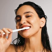 Aurezzi Silver White Beyaz Medium Orta Diş Fırçası thumbnail 3