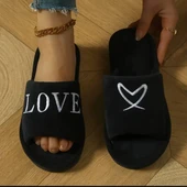 Kadın Kalp Desenli Peluş Ev Terliği - 1