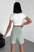 Tarz Ve Rahatlığı Bir Arada Sunan Yüksek Bel Esnek Likralı Krep Şort Su Yeşili thumbnail 5