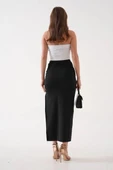 Uzun yırtmaçlı ince kumaş etek siyah thumbnail 5