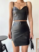 Kapaklı asimetrik model deri etek siyah s240106 thumbnail 1