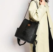 PARLAK KADIN SIRT ÇANTA thumbnail 3