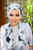 Beyaz Siyah Yaprak Desen Fularlı Bone thumbnail 2