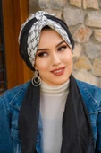 Siyah Beyaz Hat Desen Fularlı Şapka thumbnail 2