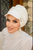Beyaz Metal Detaylı Tesettür Şapka Bone thumbnail 2