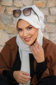 Kırık Beyaz Atkılı Tesettür Şapka thumbnail 1