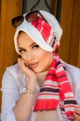 Kırık Beyaz Mercan Çizgi Desen Fularlı Şapka thumbnail 1
