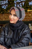 Siyah Kırmızı Kazayağı Desen Tesettür Şapka thumbnail 4