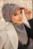 Kırmızı Kazayağı Büzgülü Tesettür Şapka - 1