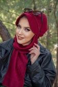 Bordo Kapitone Atkılı Tesettür Şapka thumbnail 1
