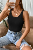 Kadın Siyah Kolsuz Kalın Askılı Uzun Crop Top Bluz & Atlet thumbnail 1