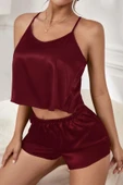 Kadın Bordo Asimetrik Sırt Dekolte Detaylı Şık Şortlu Gecelik Takım thumbnail 3