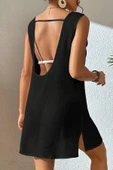 Kadın Siyah Sırt Detaylı Yırtmaçlı Plaj Elbisesi Pareo thumbnail 1