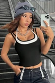 Kadın Beyaz Siyah Çift Renk Çapraz Askılı Crop Top Bluz thumbnail 5