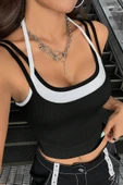 Kadın Beyaz Siyah Çift Renk Çapraz Askılı Crop Top Bluz thumbnail 1