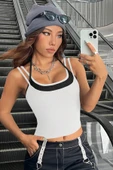 Kadın Siyah Beyaz Çift Renk Çapraz Askılı Crop Top Bluz thumbnail 4