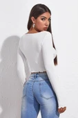 Kadın Beyaz Uzun Kollu Büzdürme Bağcık Detaylı Crop Top Bluz thumbnail 2