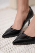 Zelena Kadın Siyah Kırışık Rugan Stiletto - 4