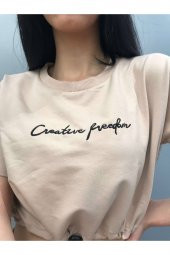 GO ON OUTFIT Kadın Önü Nakışlı T-Shirt Ve Bermuda Şortlu Bej Takım GOON150 - 2