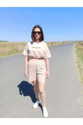 GO ON OUTFIT Kadın Önü Nakışlı T-Shirt Ve Bermuda Şortlu Bej Takım GOON150 - 3