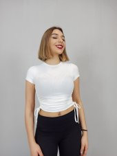GO ON OUTFIT Kadın Beyaz Yanları Büzelebilir Kısa Kollu Fitilli Crop T-Shirt GOON85 - 1