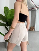 Çift yırtmaklı şort etek thumbnail 2